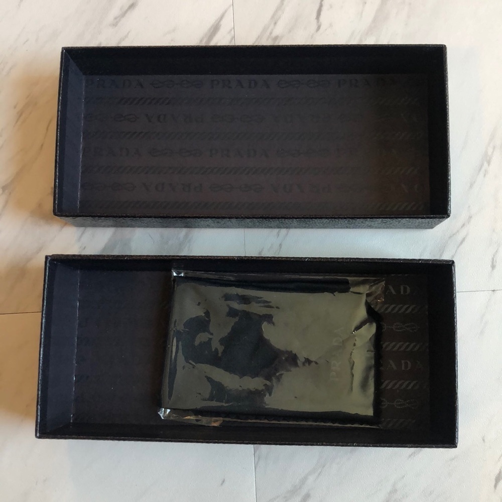 Prada Sunglasses box and cleaning cloth - Picture 4 of 5
